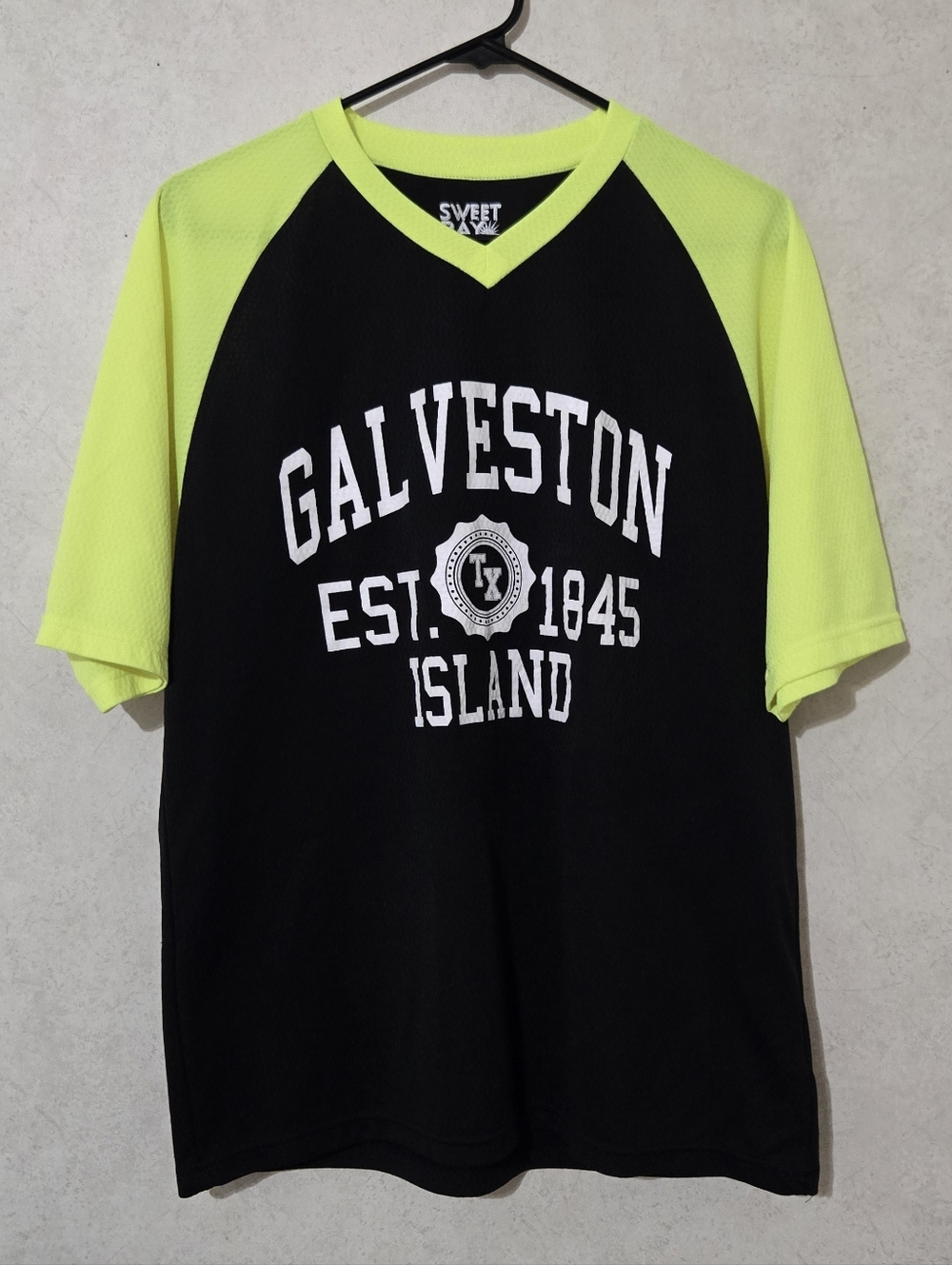 SZ M GALVESTON V-NECK JERSEY SHIRT